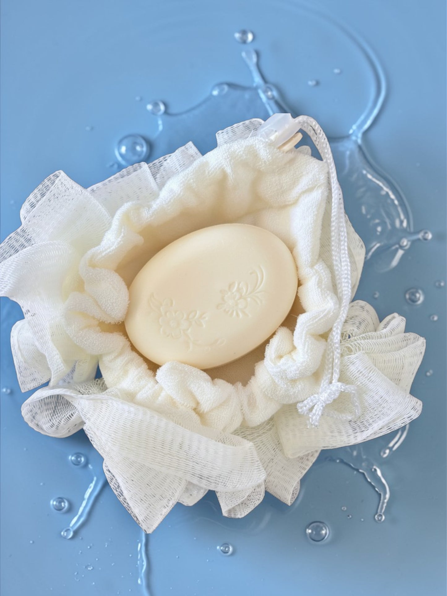 Lay-Flat Loofah with Soap Lock Drawstring